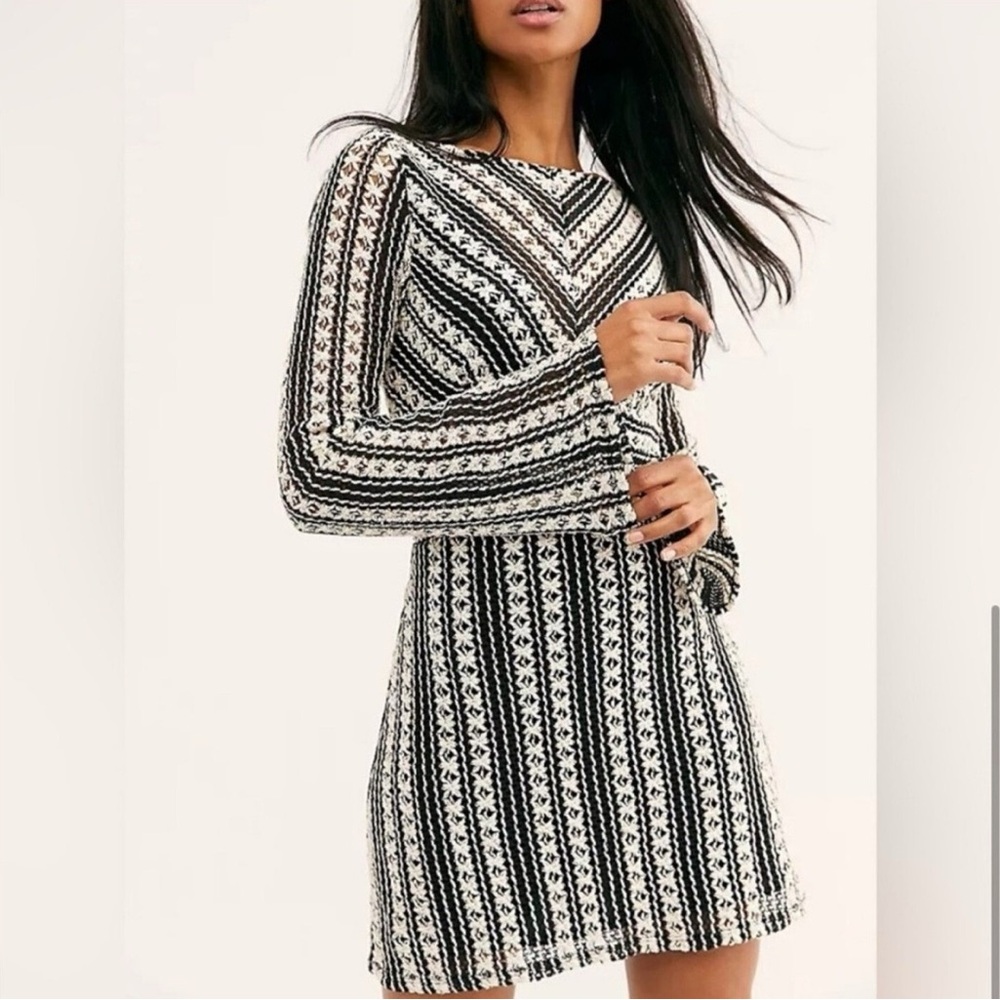 EUC Women’s Free People Brand Knit Chiara Crochet Open Back Mini Dress Size 4
